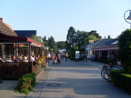 Hafenpromenade-Zingst.JPG